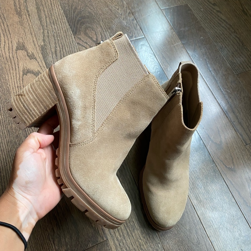 Vince Camuto chunky heel suede Chelsea style boots women’s size 7.5